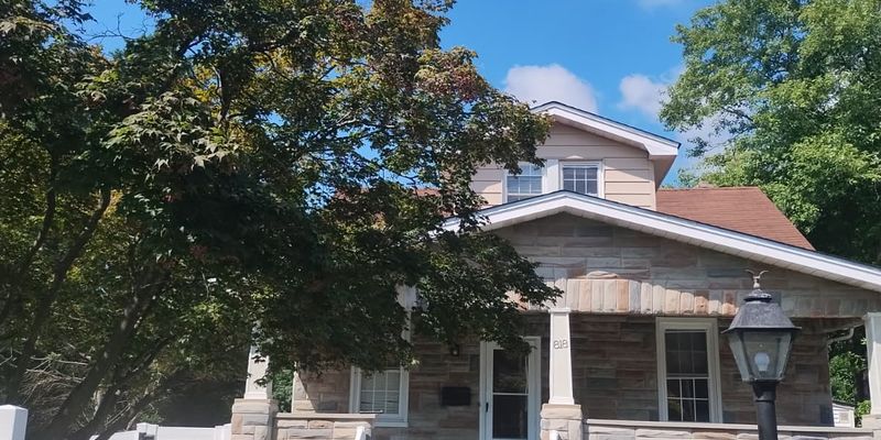 Baltimore House: 818 Warwick Rd