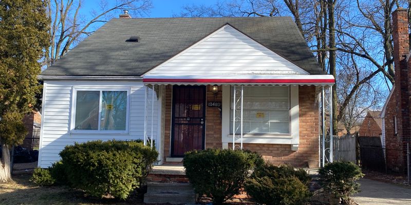 Detroit House: 19480 Huntington Rd