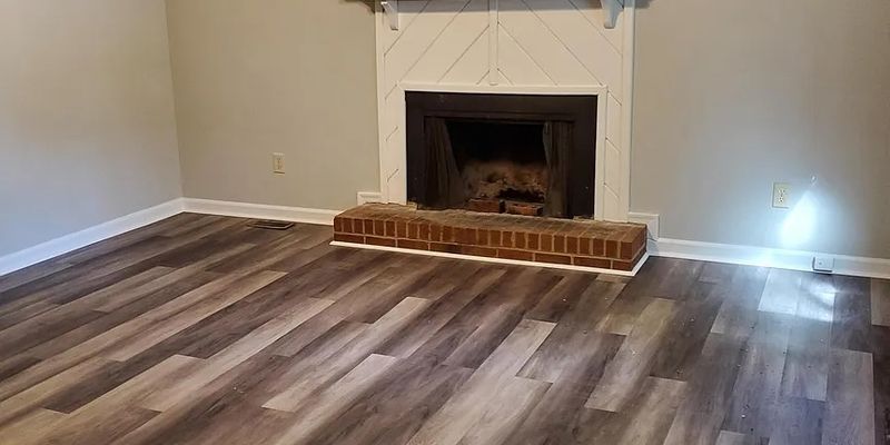 Raleigh House: 100 Bramble Ct