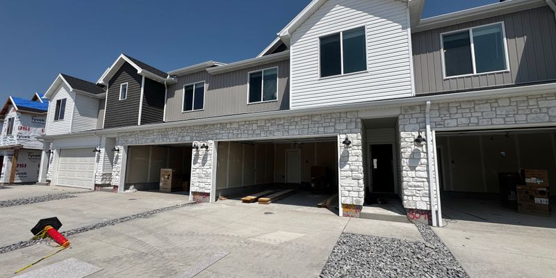 Smithfield House: 729 W 725 N