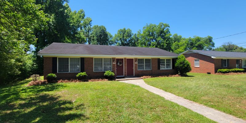 Castle Hayne House: 3530 Lynn Avenue