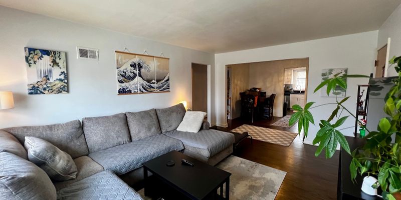 Milwaukee Apartment: 5315 W Wisconsin Ave