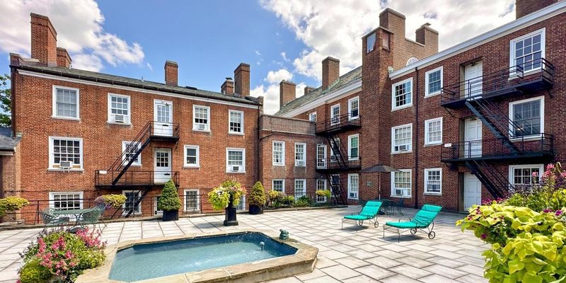 Princeton House: 31 Palmer Square W