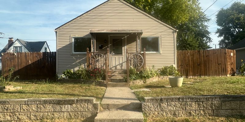 COLUMBUS House: 8 DELRAY AVE