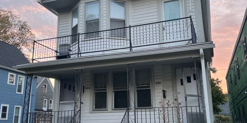 Buffalo Apartment: 334 Parkdale Ave