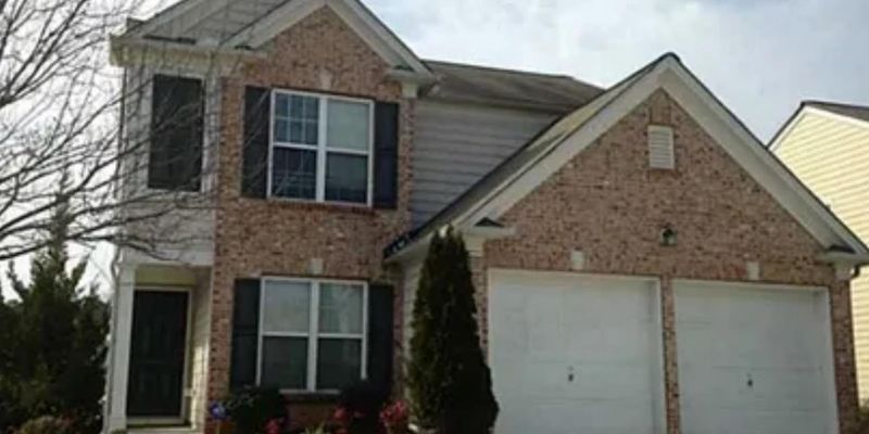 Atlanta House: 3303 Saville St SW