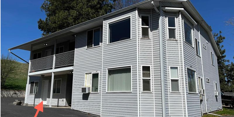 Moscow Apartment: 1551 N Polk St