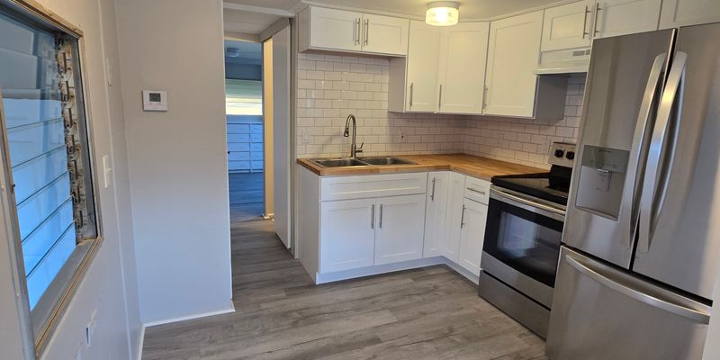 Holiday House: 1845 Mary Ln