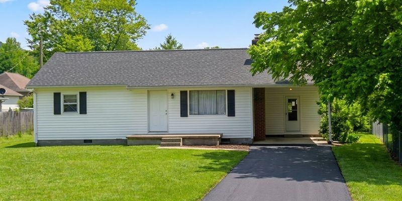 Harriman House: 110 Mossy Grove Rd