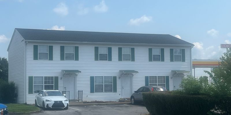 Bowling Green Apartment: 3260 Spring Hollow Ave