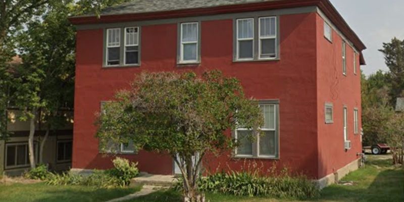 HELENA Apartment: 811 N Rodney