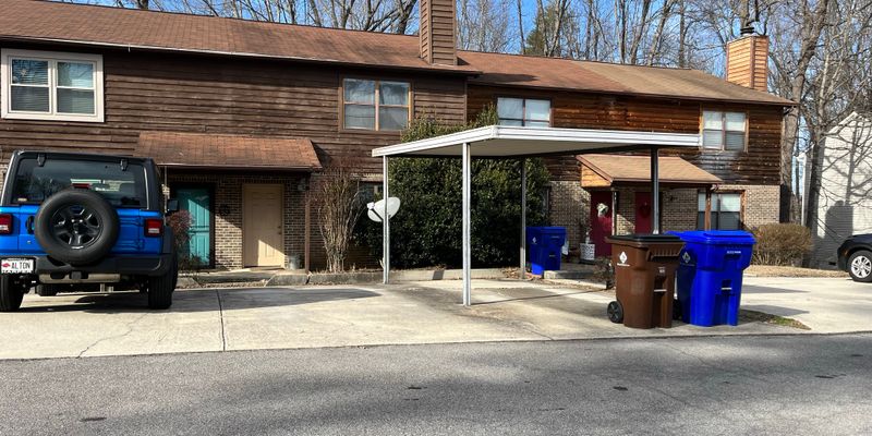 Oak Ridge House: 111 High Point Lane