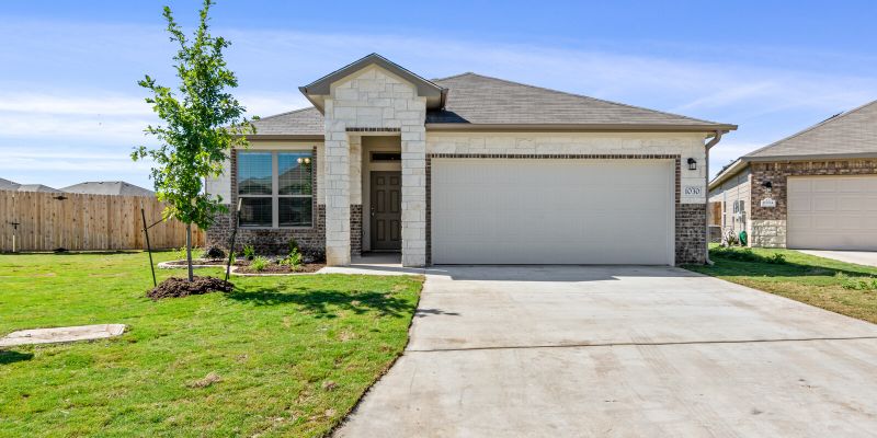 Temple House: 1030 Lakeway Crossing Dr