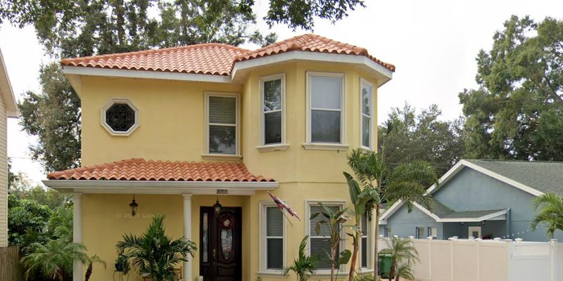 Tampa House: 3006 W Heiter St