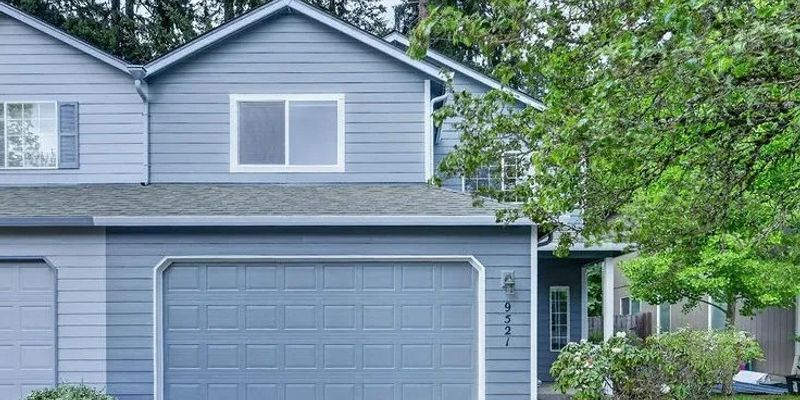 Vancouver House: 9521 NE Tenny Creek Dr