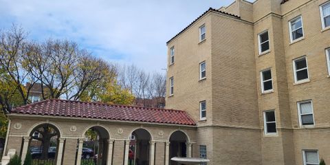 5017courtyard1.jpg