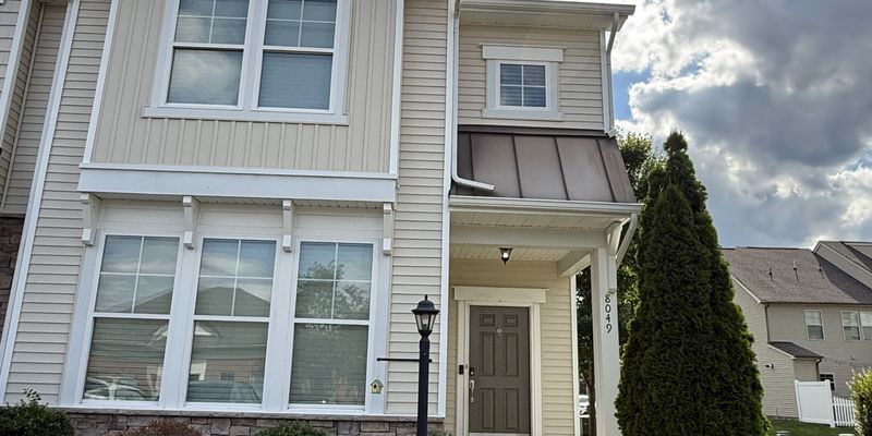 Mechanicsville Townhome: 8049 Ellendale Dr