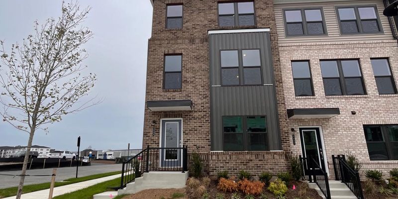 Glen Allen Townhome: Blue Wing Ln