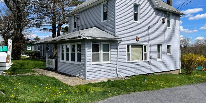 Tobyhanna Apartment: 1562 Prospect Street