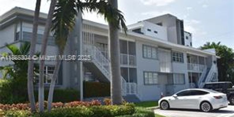 Bay Harbor Islands House: 9760 Bay Harbor Ter # 2
