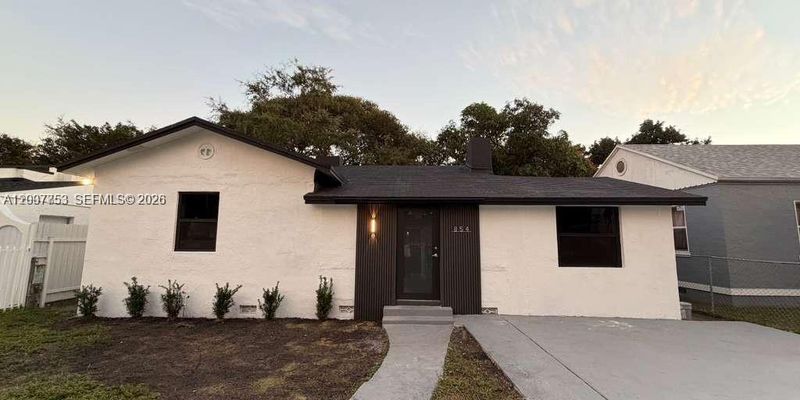 Miami House: 854 NW 76th St