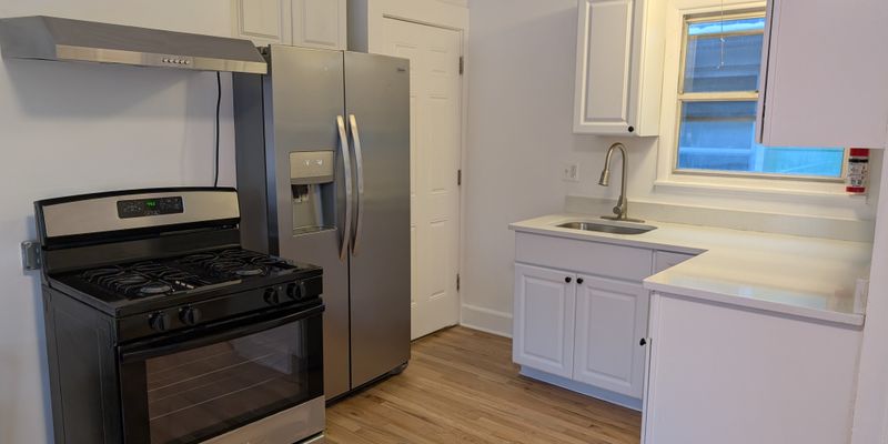 New Haven Apartment: 64 Liberty St