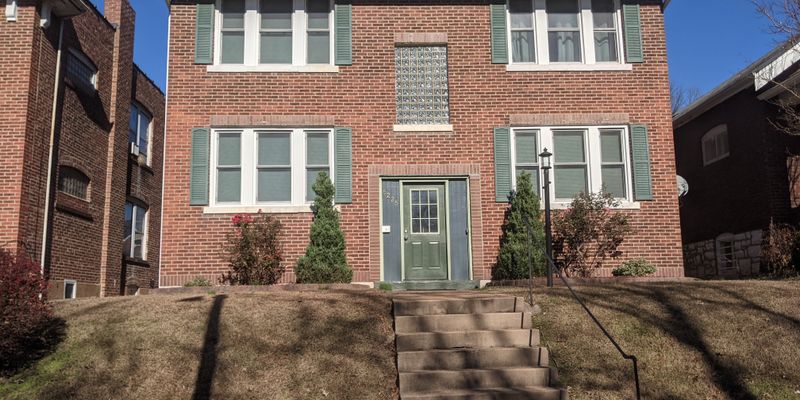 St. Louis Apartment: 5225 Bancroft Ave