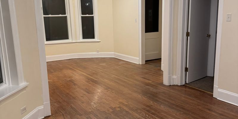 Chicago Apartment: 2703 West Haddon Avenue