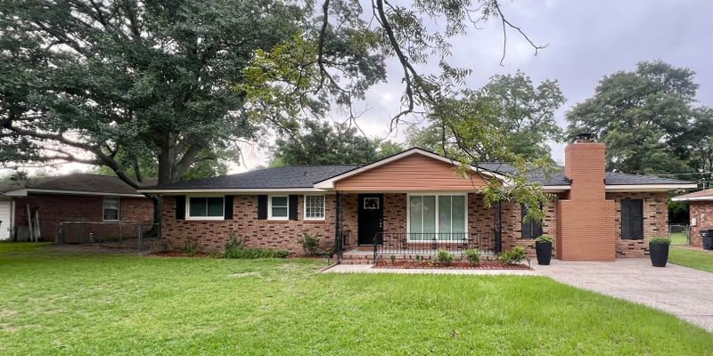 Martinez House: 226 Stephens Rd