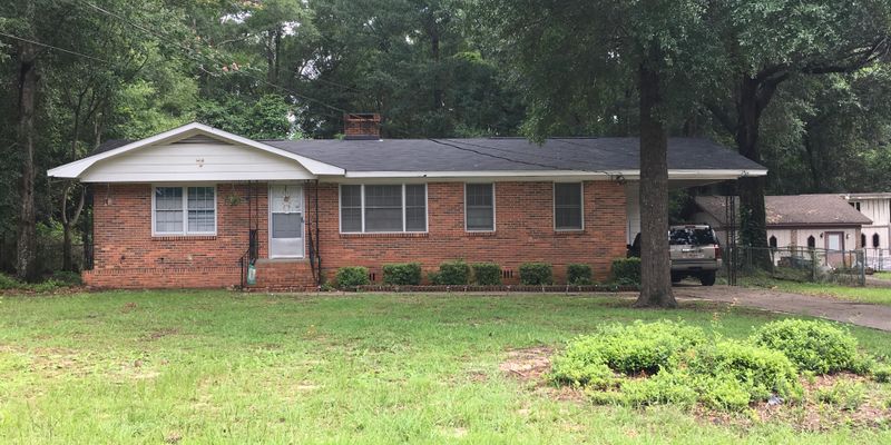 Mobile House: 4762 North Pinewood Drive