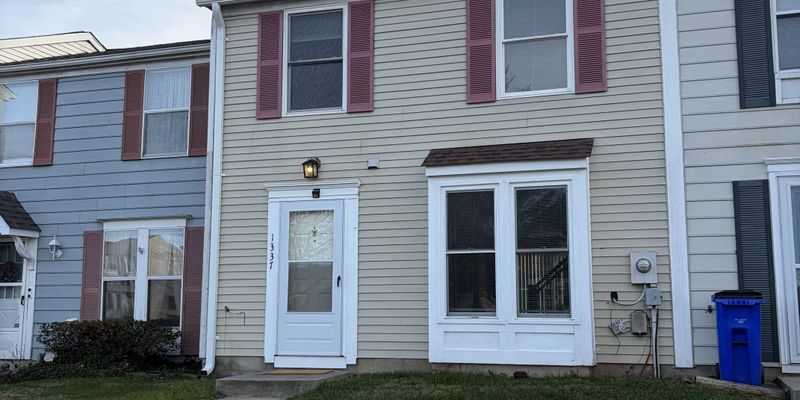 Frederick House: 1337 David Ln