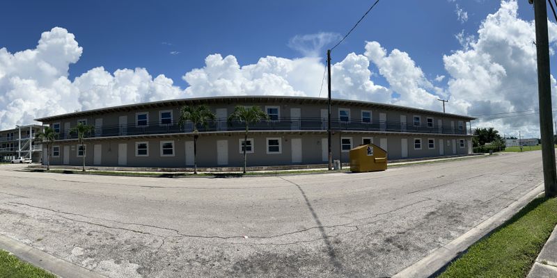 Pahokee Apartment: 354 Rardin Ave