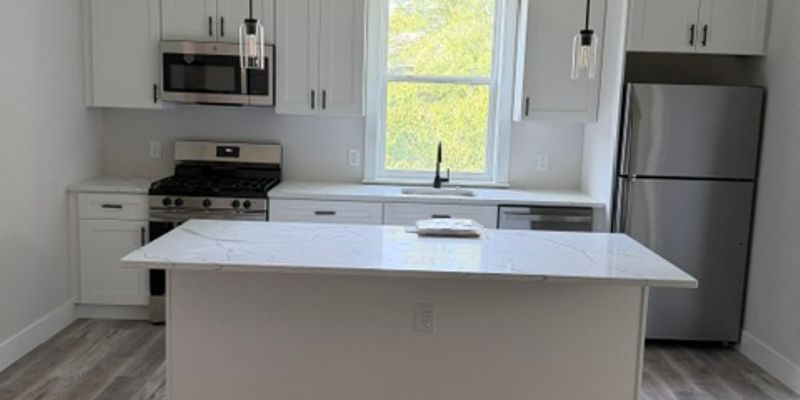 Morton Apartment: 132 Yale ave