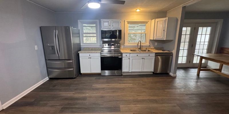 Warrenton Apartment: 5327 Lee Hwy