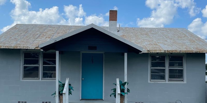Kenly House: 105 N Alford Ave