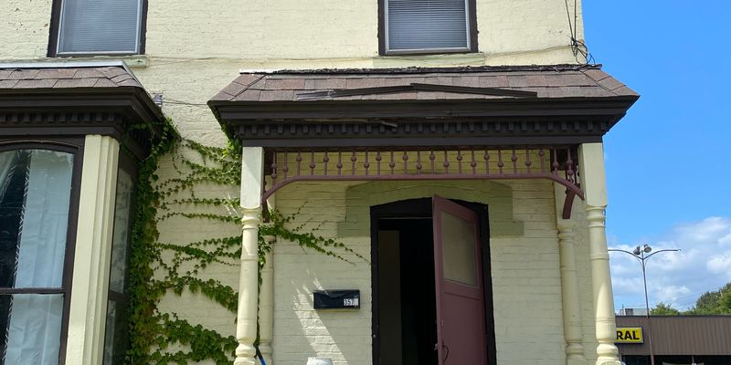 Elmira Apartment: 357 College Ave