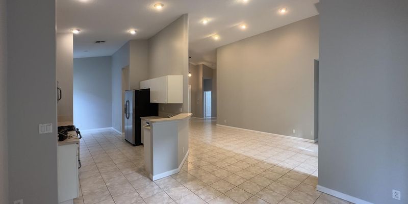 Port St. Lucie House: 146 NW Pleasant Grove Way