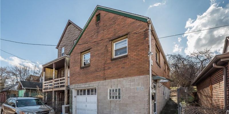 Duquesne House: 110 Hazel Alley