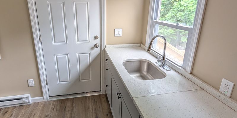 Bristol Apartment: 141 6th St