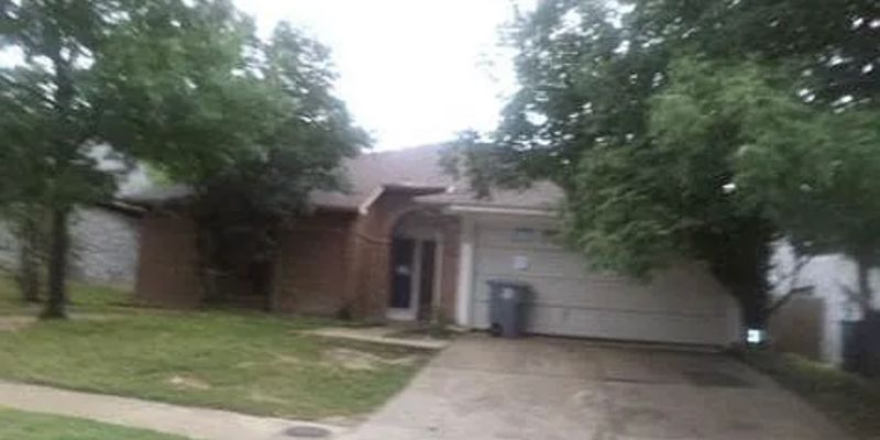 Dallas House: 6828 Mountain Cedar Ln