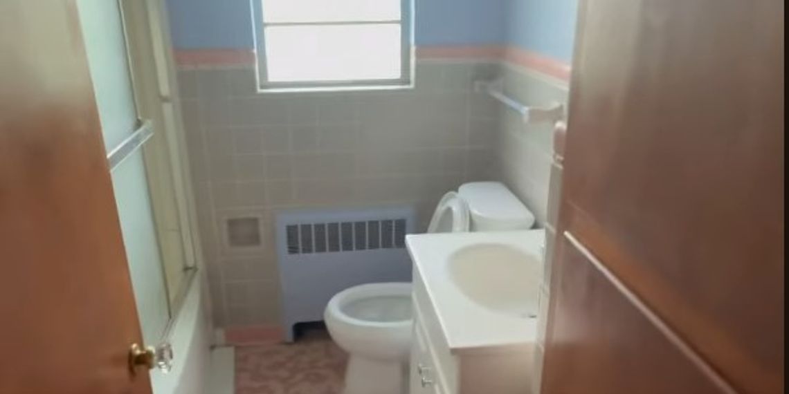 2421 Riverside Dr 2 photo 5