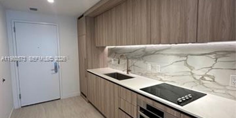 Miami Condo: 77 SE 5th St