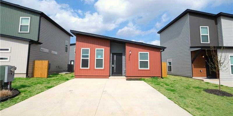 Bentonville House: 840 Illinois Ave