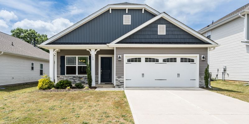 Benson House: 105 Boomer St