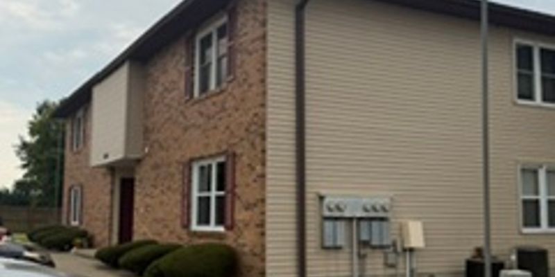 Vincennes Apartment: 1931 College Avenue
