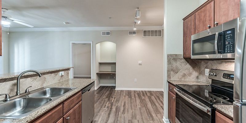 Stafford Apartment: 1366 Dulles Ave