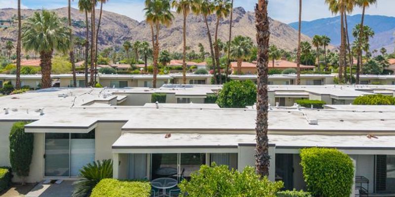 Palm Springs House: 1881 S Araby Dr