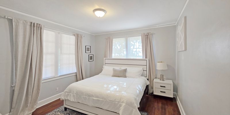 Montgomery House: 124 S California St