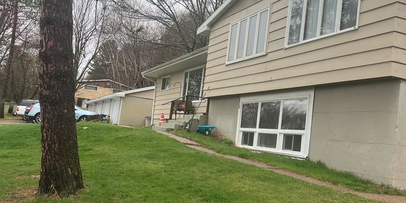 Wausau Apartment: 2806 Madonna Dr