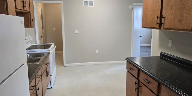 Farrell Apartment: 742 Hamilton Ave